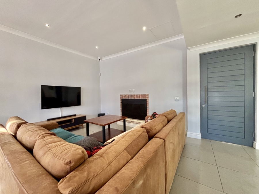 To Let 3 Bedroom Property for Rent in Vierlanden Western Cape